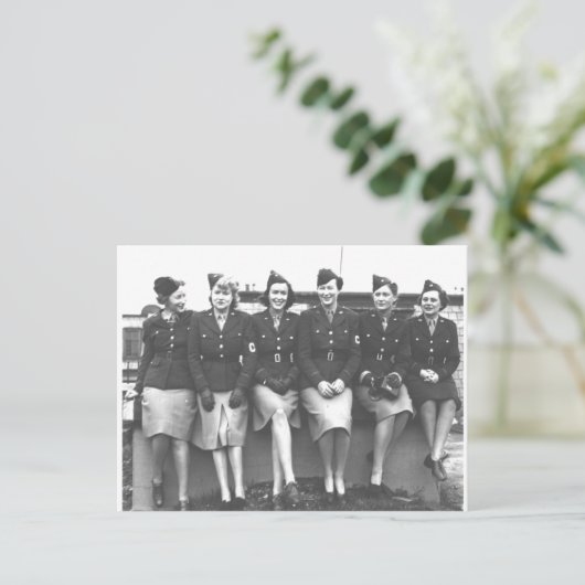 Retro vrouwen in uniform leger briefkaart (Staand voorkant)