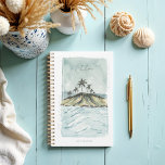 Retro Waterverf Tropische palmbomen gepersonalisee Planner<br><div class="desc">Breng een vleugje tropische gelukzaligheid in uw dagelijks leven met onze retro waterverf tropische pPalm bomen planner. Deze prachtige planner heeft een handgeschilderde eilandscène van een dromerig waterverf, met wuivende palmbomen, sprankelende oceaangolven en een serene lucht - allemaal in een nostalgische, retro-stijl. Personaliseer uw planner door jouw naam, het jaar...</div>