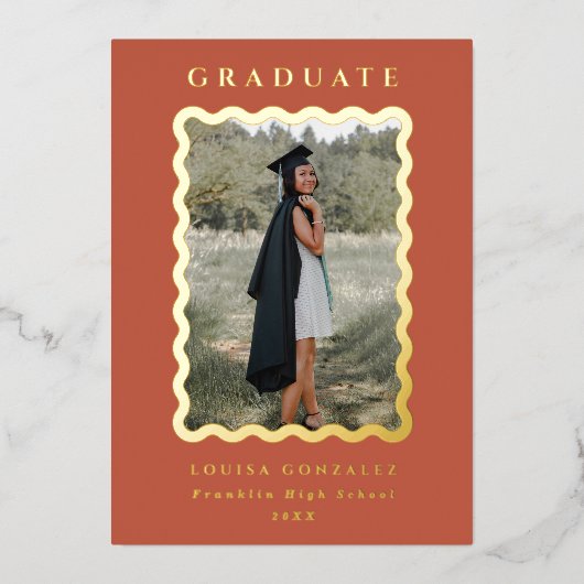 Retro Waves Terracotta & Gold Afstuderen Folie Uitnodiging (Voorkant)