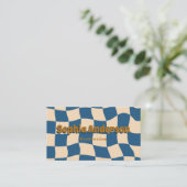 Retro Wavy Checkerboard Funky Blue Beige Visitekaartje (Staand voorkant)