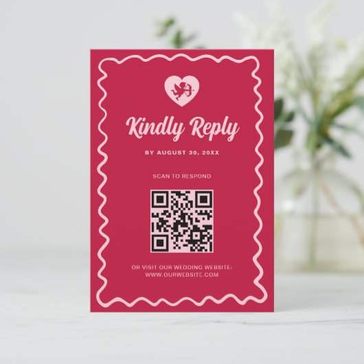 Retro Wavy Frame Red Pink Cupid Wedding QR Code RSVP Kaartje (Staand voorkant)