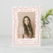 Retro Wavy Hand Drawn Bow Grad Photo Graduation Aankondiging (Staand voorkant)