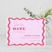 Retro Wavy Lijst 70s Roze en Rode Fotozeven Save The Date (Staand voorkant)