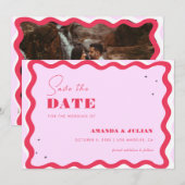 Retro Wavy Lijst 70s Roze en Rode Fotozeven Save The Date (Voorkant / Achterkant)