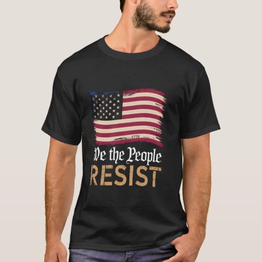 Retro We The People Resist Political US Flag Men W T-shirt (Voorkant)
