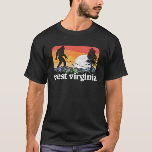 Retro West Virginia Bigfoot Mountain Trees Natuur T-shirt (Voorkant)