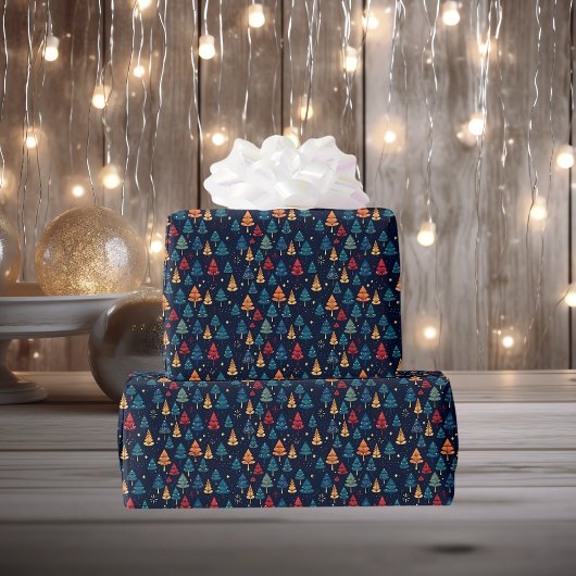 Retro Whimsical + donkere kerstbomen Cadeaupapier