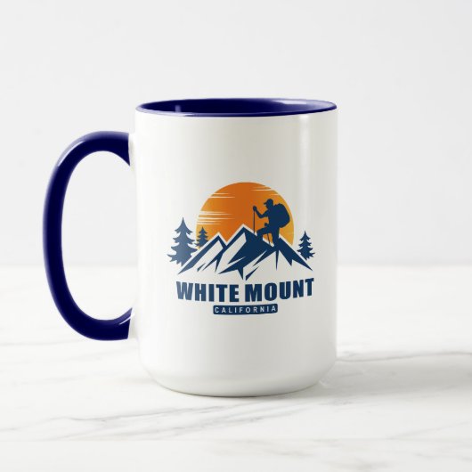 Retro White Mountain Hike T-shirt Mok (Links)