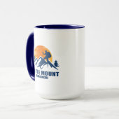 Retro White Mountain Hike T-shirt Mok (Voorkant links)