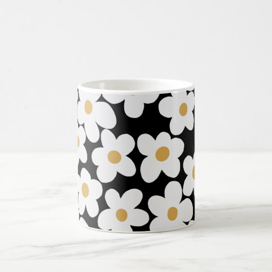 Retro White Yellow Big Daisy Flowers Black Design Koffiemok (Center)