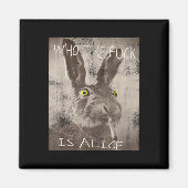 Retro Wie de FCK is Alice Funny Rabbit Magneet (Voorkant)