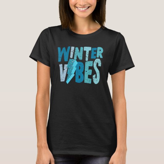 Retro Winter Vibes Lighting Bolt Leopard Cozy Zeee T-shirt (Voorkant)