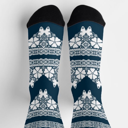 Retro wit kant met vlinders op een donkerblauwe b sokken (Top)