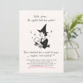 Retro Witch met Crystal Ball Halloween Party Kaart (Staand voorkant)
