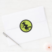 Retro Witch op Broom Silhouette Ronde Sticker (Envelop)