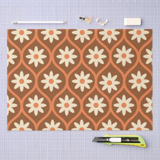 Retro Witte Bloemen op Bruin  Ogee Tissuepapier (Craft)