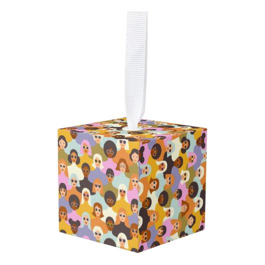 Retro Women of the World Pattern Decoratie (Voorkant hoekig)