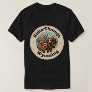 Retro Wyoming Badge_ Bizon met bergketen  T-shirt