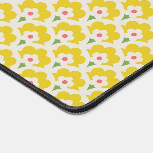 Retro Yellow Flower Garden Pattern Bureaumat (Hoek)