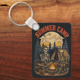 Retro zomerkamp skelet kampvuur ontwerp sleutelhanger