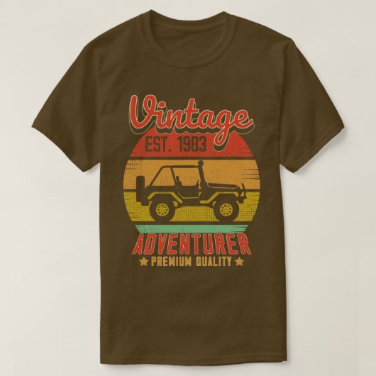  RetroAdventurer EST 1983 Verjaardagscadeau T-shirt (Design voorkant)