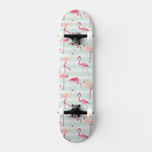 Retroflamingos op mintstrips persoonlijk skateboard (Voorkant)