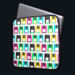 Retrofloppy disk Pixel Patroon kleurig Laptop Sleeve<br><div class="desc">Kleurrijke en coole retro-patroonlaptophoes.</div>