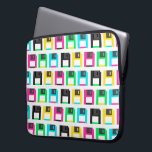 Retrofloppy disk Pixel Patroon kleurig Laptop Sleeve<br><div class="desc">Kleurrijke en coole retro-patroonlaptophoes.</div>