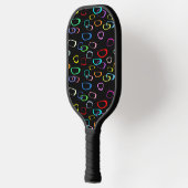 Retropatroon op zwart pickleball paddle (Links)