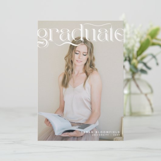 Retrorscript | Aankondiging van twee foto-Afstuder (Staand voorkant)