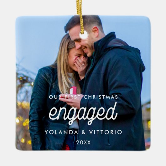 Retroscript Onze eerste kerstfoto Keramisch Ornament (Voorkant)