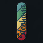 Retrostripe regenboog met Graffiti-naam Persoonlijk Skateboard<br><div class="desc">Een retro regenboog met 70's geïnspireerde kleuren en een minimaal patroon. De groene,  blauwe,  gele,  oranje en rode kleuren kunnen worden gewijzigd. De grote lijnen die diagonaal lopen maken het een gewaagde maar minimale blik op uw raad.</div>