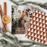 Retrotypografie moderne volledige foto folie feestdagenkaart<br><div class="desc">Retrotypografie moderne fotokerst. De tekst en de achtergrondkleuren kunnen worden aangepast. Deel van een collectie</div>