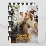 Retrotypografie moderne volledige fotovakantie met folie feestdagenkaart<br><div class="desc">Retrotypografie moderne fotokerst. De tekst en de achtergrondkleuren kunnen worden aangepast. Deel van een collectie</div>