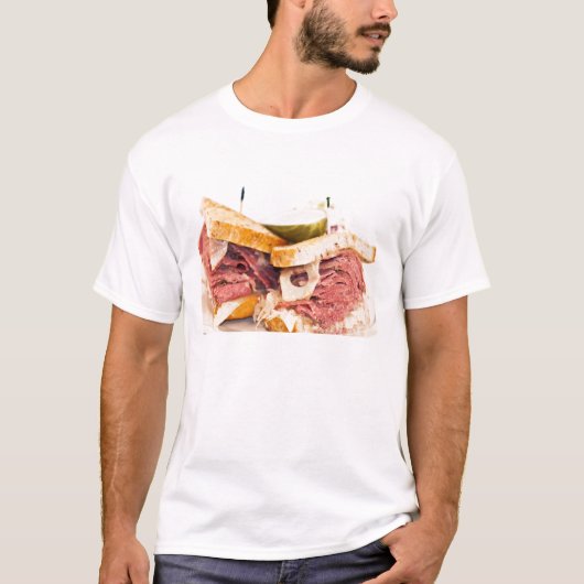 Reuben Deli Sandwich Tee Shirt (Voorkant)