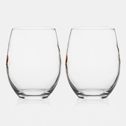 reusachtig hert in een rack wijnglas zonder voet (Links)