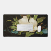 Reuzemagnolia's op een blauwe fluwelen doek van MJ Bureaumat (Keyboard & Muis)