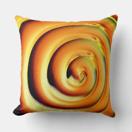 Reuzenglanzend oranje spiraal boven zwart kussen