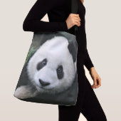 Reuzenpanda in rustige groene weide crossbody tas (Dichtbij)