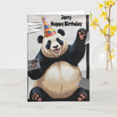 Reuzenpanda rechtop zittend met verjaardagshoedje kaart (Gele Bloem)