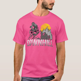 Reuzenwiel met wielrennen op de heuvel van de Bike T-shirt