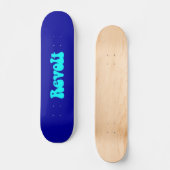 Revolt - Cyaan op donkerblauw Persoonlijk Skateboard (Voorkant)