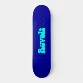 Revolt - Cyaan op donkerblauw Persoonlijk Skateboard (Voorkant)