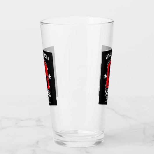 revolutie in drankverslaafden glas (Links)