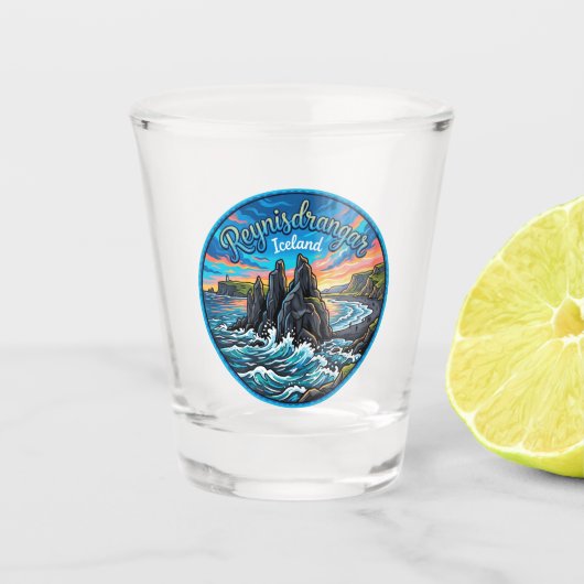 Reynisdrangar IJsland Shot Glas (Voorkant)