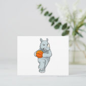 Rhino als Basketbalspeler met Basketball Briefkaart (Staand voorkant)