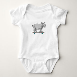 Rhino als Skater met skateboard Romper