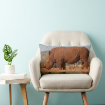 Rhino met modder op de huid foto