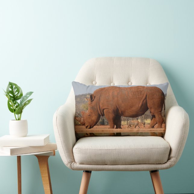 Rhino met modder op de huid foto kussen (Stoel)