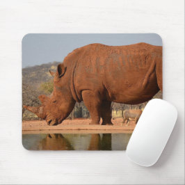 Rhino met modder op de huid foto muismat